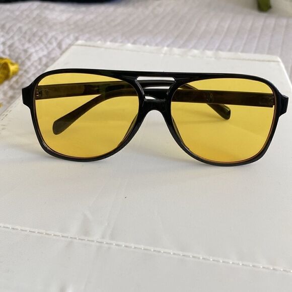 Black frame, yellow lens glasses one size fits all new with case - Picture 3 of 5